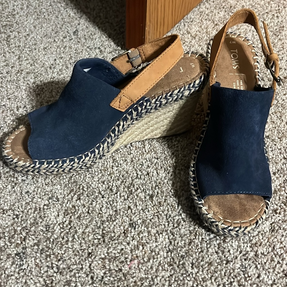 TOMS Espadrilles